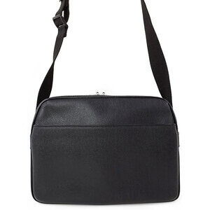 Louis Vuitton Taiga Black Leather Reporter Shoulder Bag